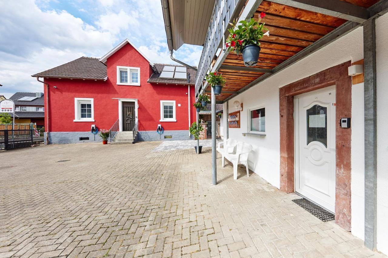 Gaestehaus Viktoriya Nur Wenige Minuten Zum Europa-Park Rust Exteriér fotografie